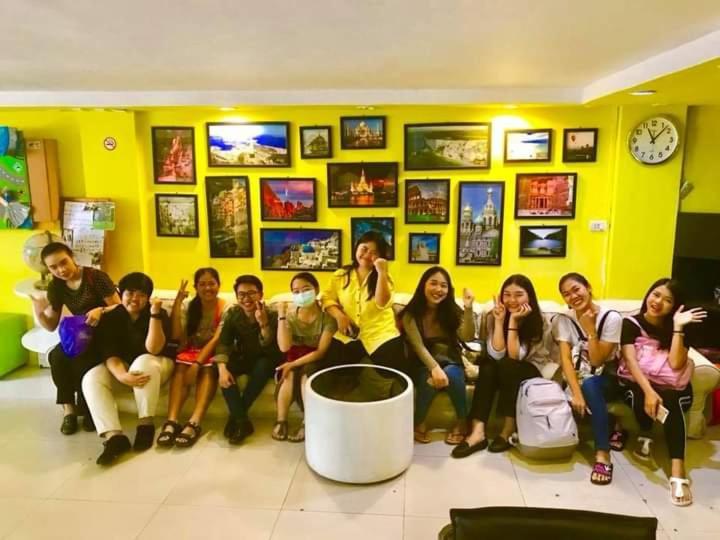 Vr Hostel สะพานควาย Bangkok Eksteriør bilde