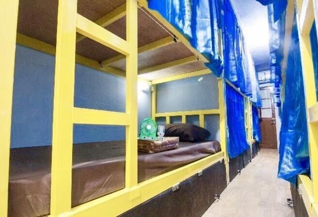 Vr Hostel สะพานควาย Bangkok Eksteriør bilde